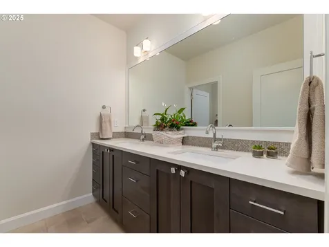 1221 Glenmorrie Drive Lake Oswego OR 97034
