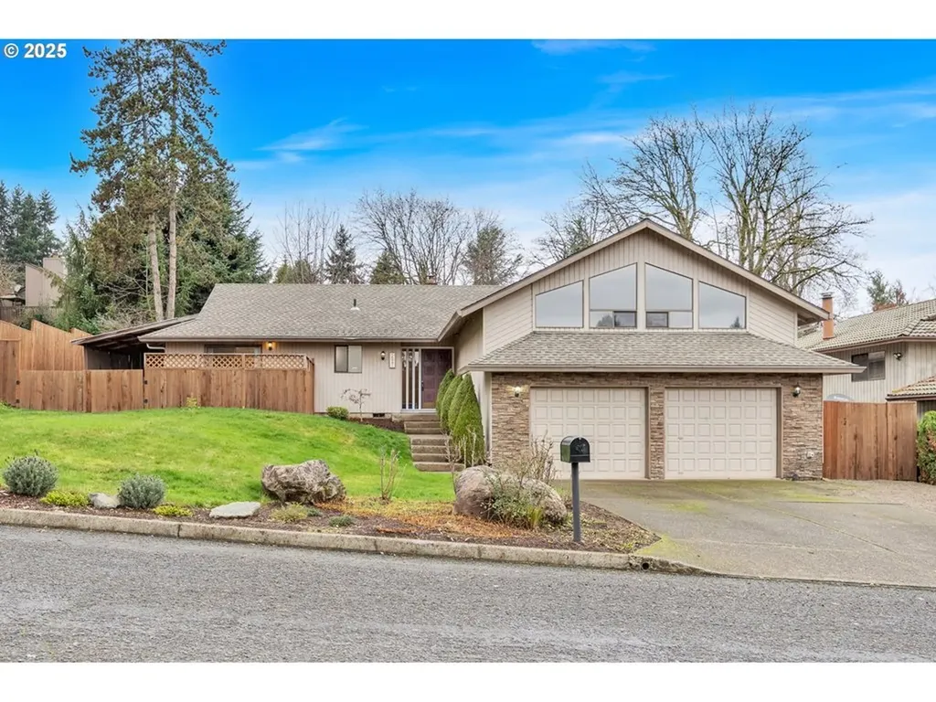 16981 Stanhelma Drive Gladstone OR 97027