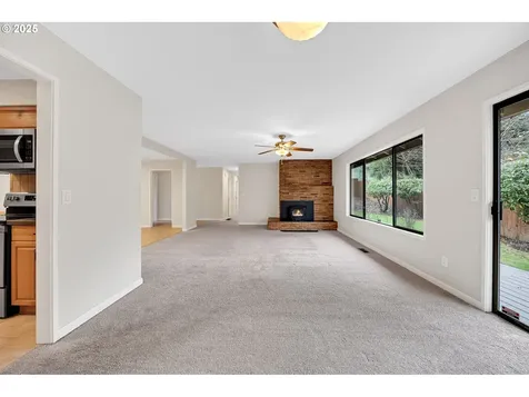 16981 Stanhelma Drive Gladstone OR 97027