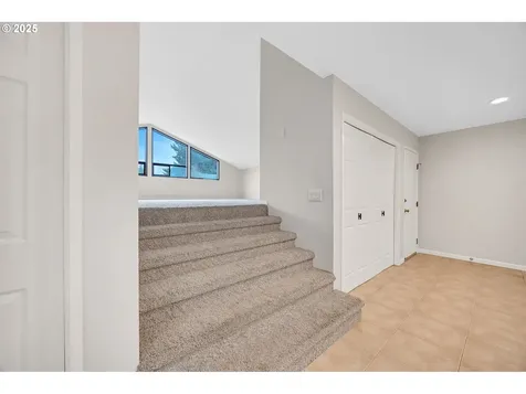 16981 Stanhelma Drive Gladstone OR 97027