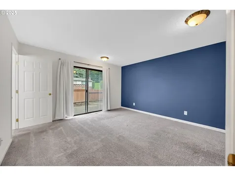 16981 Stanhelma Drive Gladstone OR 97027