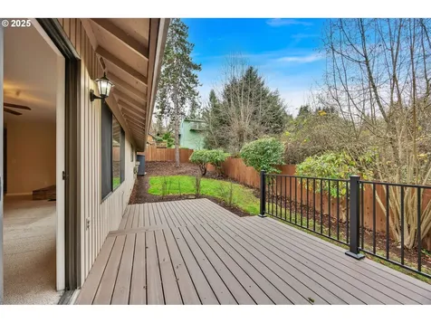 16981 Stanhelma Drive Gladstone OR 97027