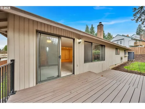 16981 Stanhelma Drive Gladstone OR 97027