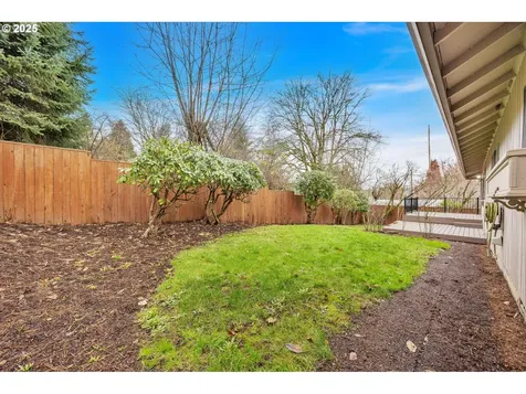 16981 Stanhelma Drive Gladstone OR 97027