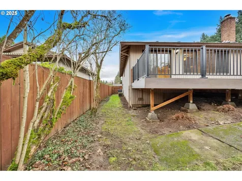 16981 Stanhelma Drive Gladstone OR 97027