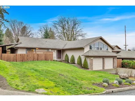 16981 Stanhelma Drive Gladstone OR 97027