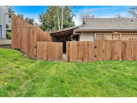 16981 Stanhelma Drive Gladstone OR 97027