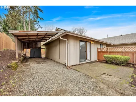 16981 Stanhelma Drive Gladstone OR 97027