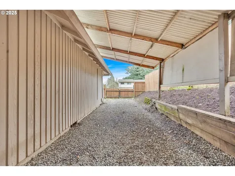 16981 Stanhelma Drive Gladstone OR 97027