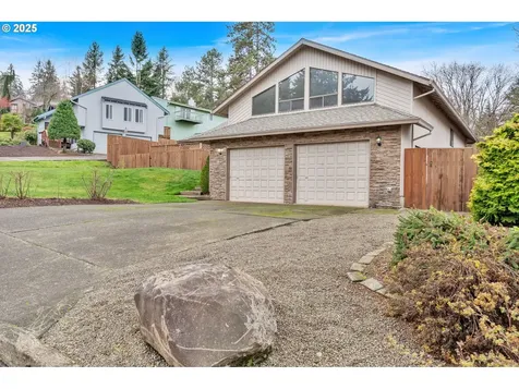 16981 Stanhelma Drive Gladstone OR 97027