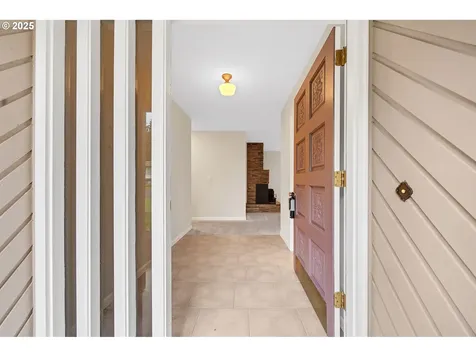16981 Stanhelma Drive Gladstone OR 97027