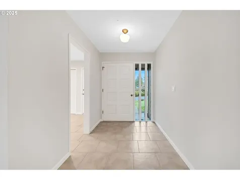 16981 Stanhelma Drive Gladstone OR 97027