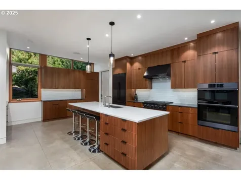 4311 SW 36th Place Portland OR 97221
