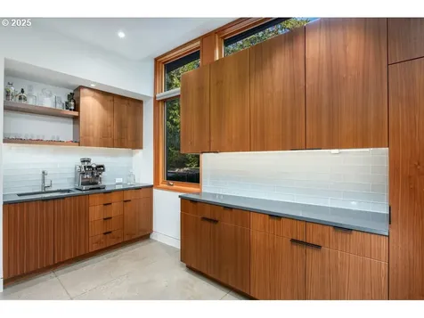 4311 SW 36th Place Portland OR 97221