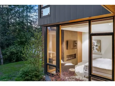 4311 SW 36th Place Portland OR 97221