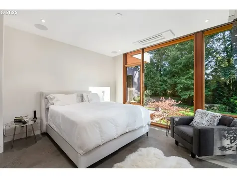 4311 SW 36th Place Portland OR 97221