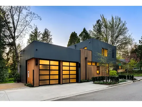 4311 SW 36th Place Portland OR 97221