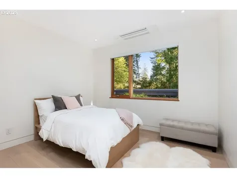 4311 SW 36th Place Portland OR 97221