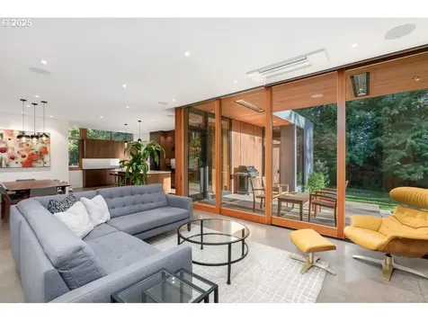 4311 SW 36th Place Portland OR 97221