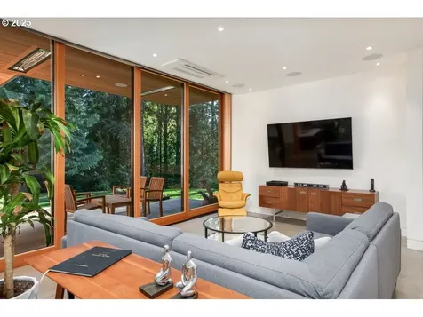 4311 SW 36th Place Portland OR 97221
