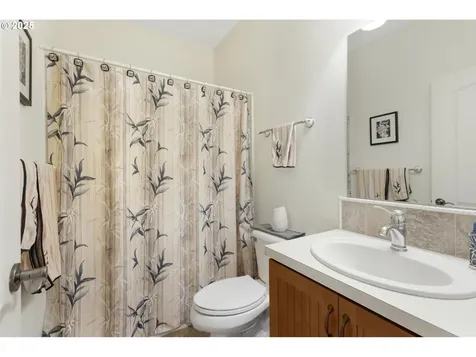 3369 Falcon Drive Springfield OR 97477