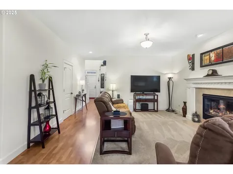 3369 Falcon Drive Springfield OR 97477