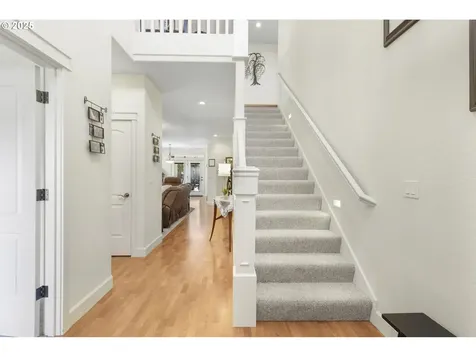 3369 Falcon Drive Springfield OR 97477