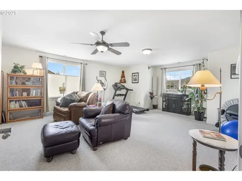 3369 Falcon Drive Springfield OR 97477