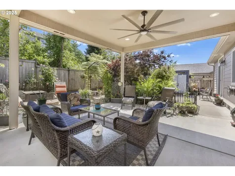 3369 Falcon Drive Springfield OR 97477