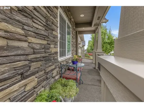3369 Falcon Drive Springfield OR 97477
