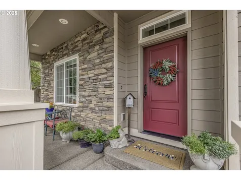 3369 Falcon Drive Springfield OR 97477