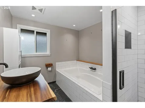 10506 NE 46th Street Vancouver WA 98682