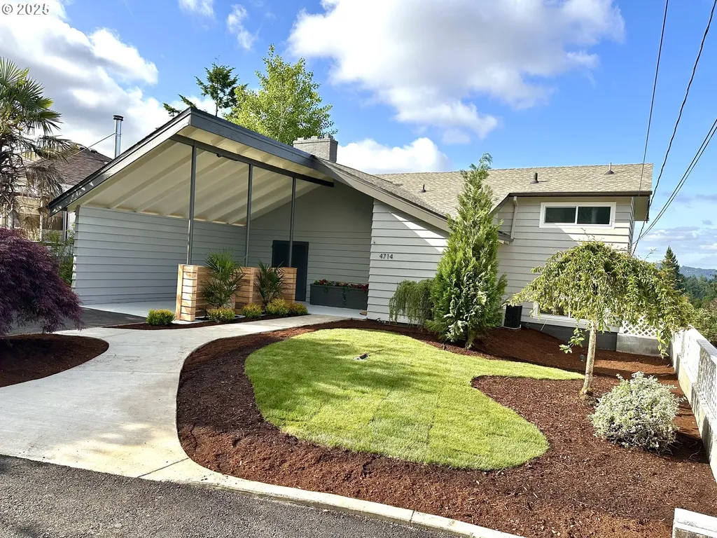 4714 SE Flavel Drive Portland OR 97206