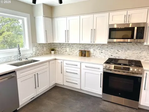 4714 SE Flavel Drive Portland OR 97206