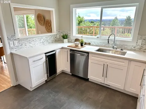 4714 SE Flavel Drive Portland OR 97206