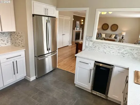 4714 SE Flavel Drive Portland OR 97206