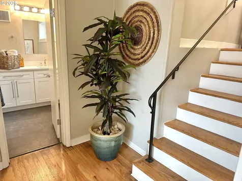 4714 SE Flavel Drive Portland OR 97206