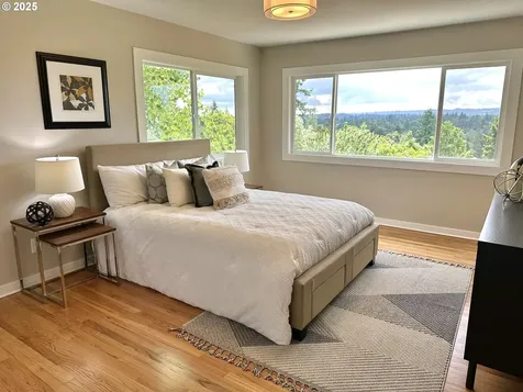 4714 SE Flavel Drive Portland OR 97206