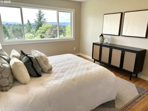 4714 SE Flavel Drive Portland OR 97206