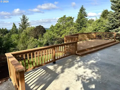4714 SE Flavel Drive Portland OR 97206
