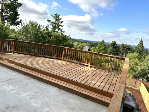 4714 SE Flavel Drive Portland OR 97206