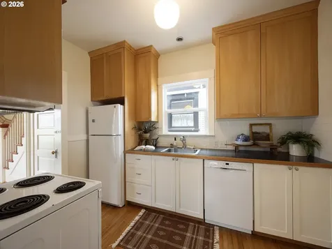 4022 SE Caruthers Street Portland OR 97214