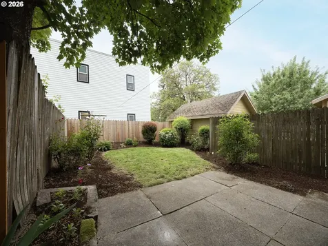 4022 SE Caruthers Street Portland OR 97214