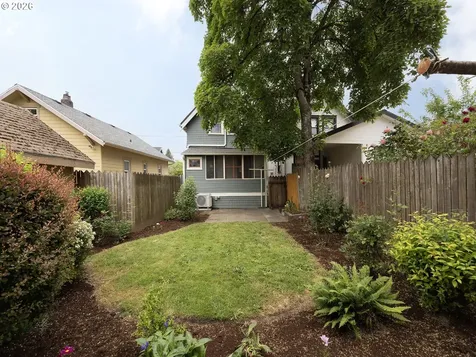 4022 SE Caruthers Street Portland OR 97214