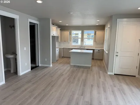 8617 NE 136th Avenue Vancouver WA 98682