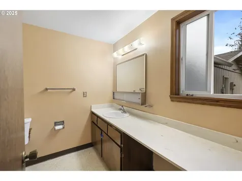 1304 SE 132nd Avenue Vancouver WA 98683