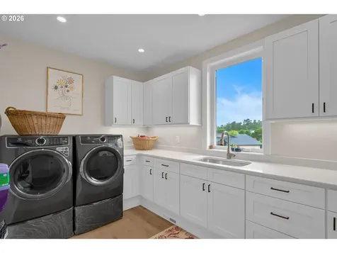 11 White Tail Court Florence OR 97439