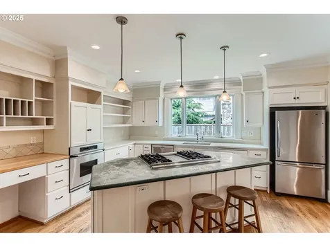 4011 SE Ankeny Street Portland OR 97214