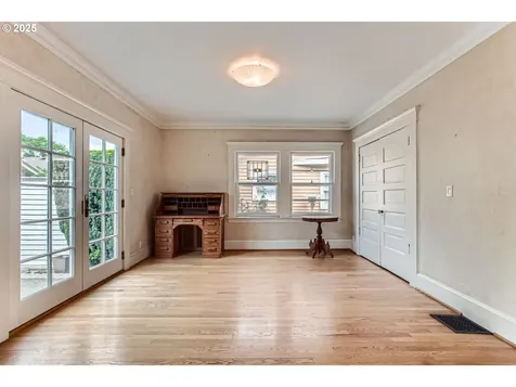 4011 SE Ankeny Street Portland OR 97214