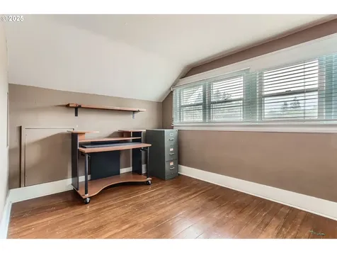 4011 SE Ankeny Street Portland OR 97214